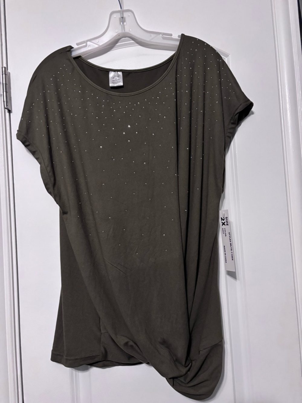 Linda Michael Studded Olive Twist-Hem Women's Top Size 2x